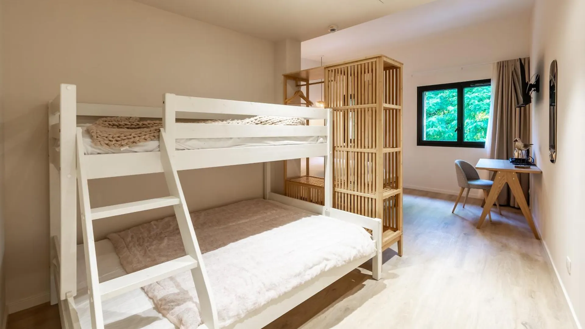 Hotel La Cachette De Nina- Madame Reve - Saint-Girons 0*, Сен-Жирон